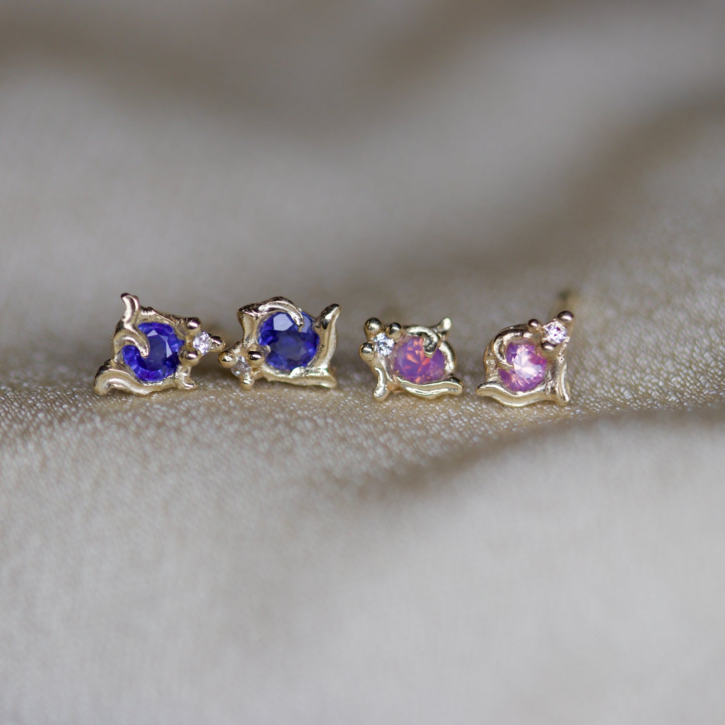 Fae ~ mini swirl single stud