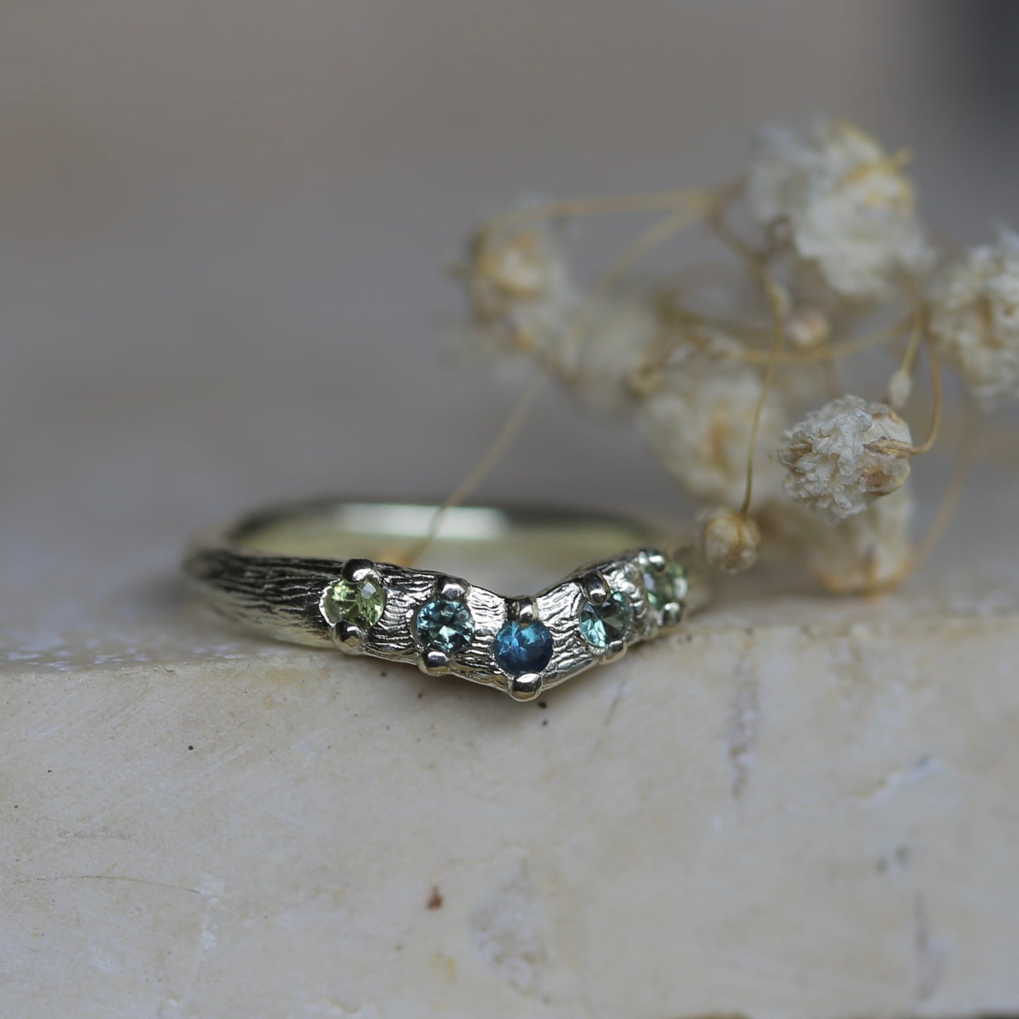 Saffir y môr ( Sea sapphire ) wishbone ring