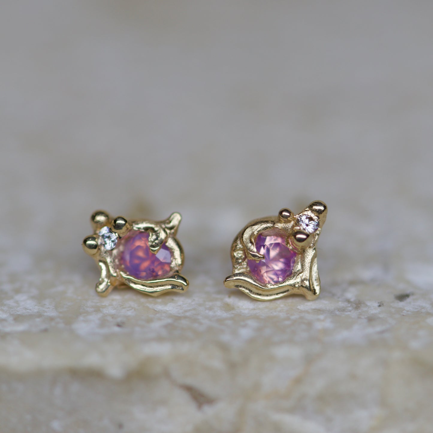 Fae ~ mini swirl single stud
