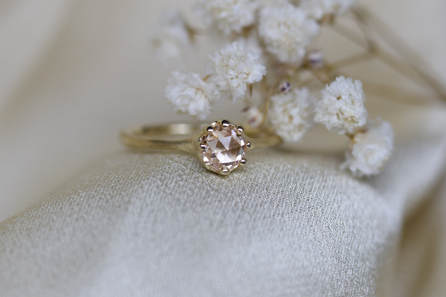 Honey suckle diamond solitaire