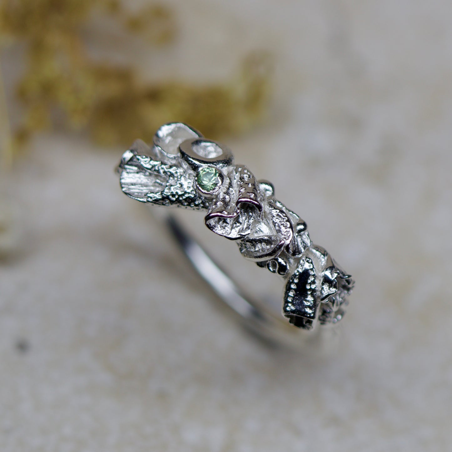 Lichen ring
