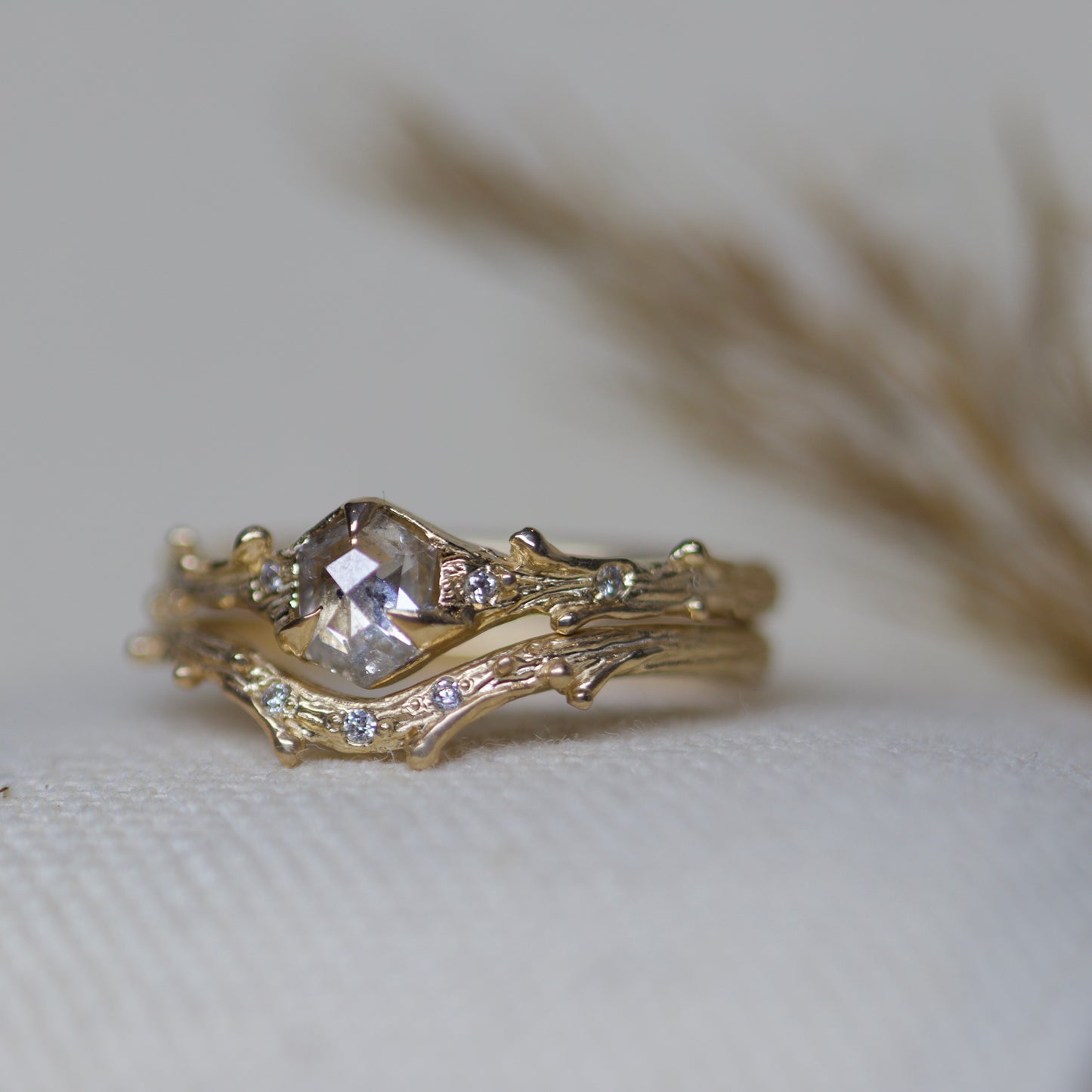 Curved woodland band