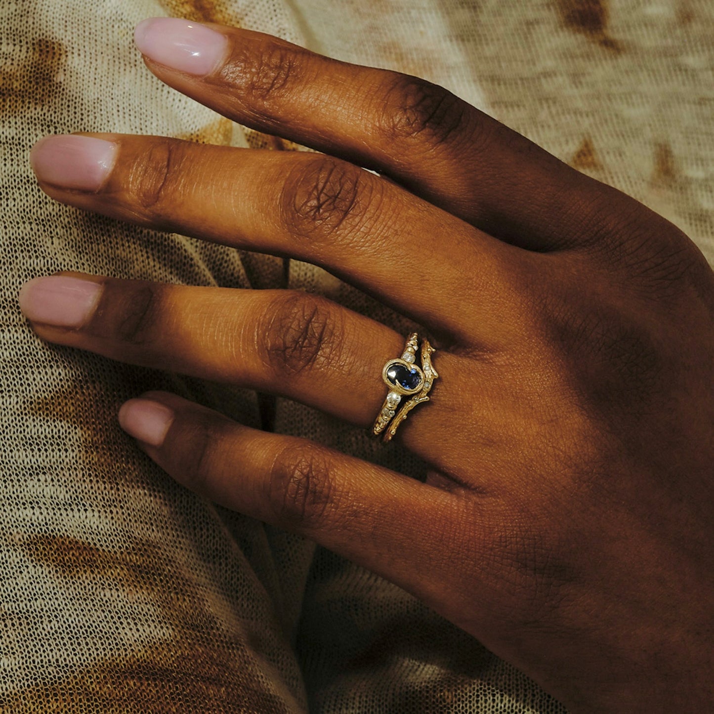 Curved woodland band