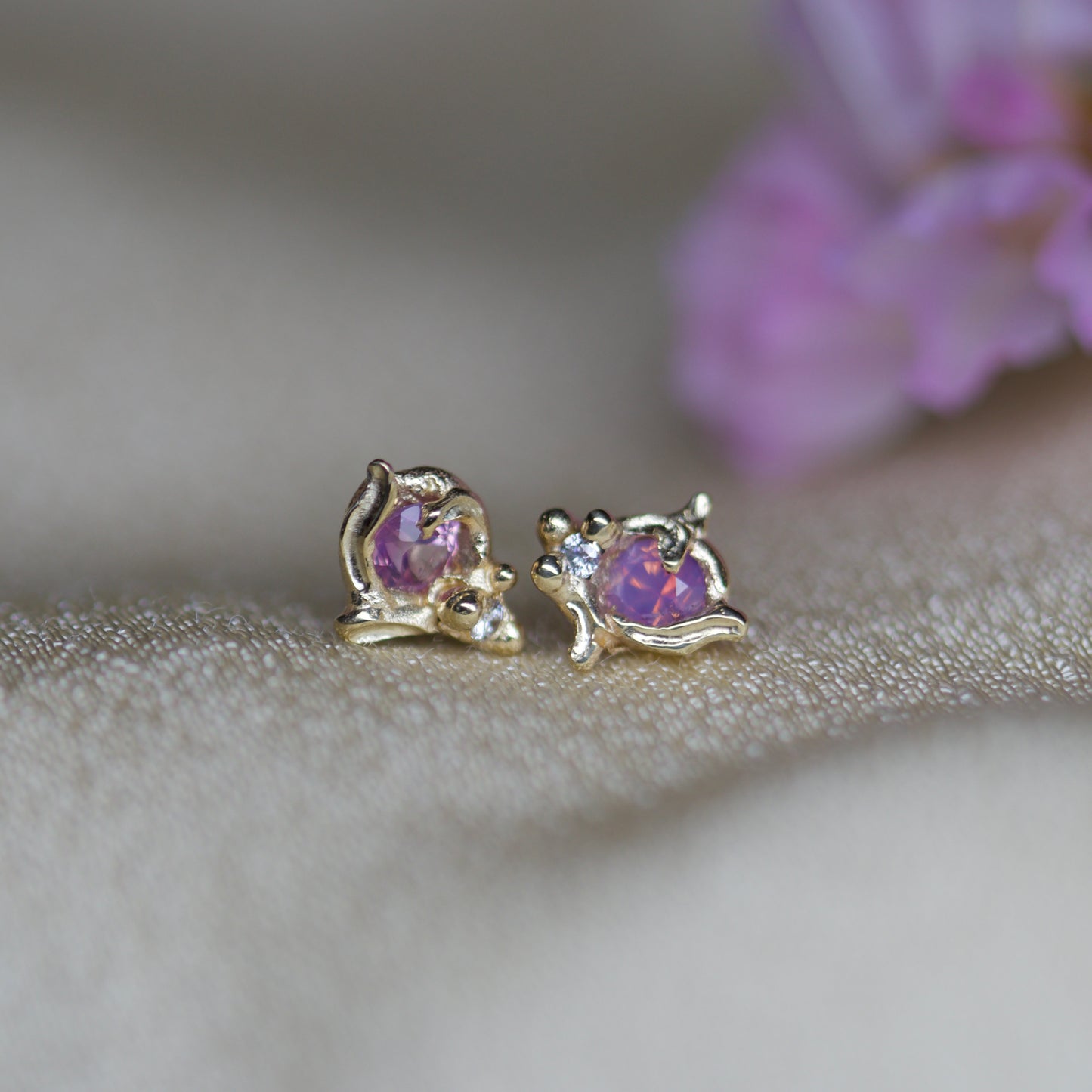 Fae ~ mini swirl single stud
