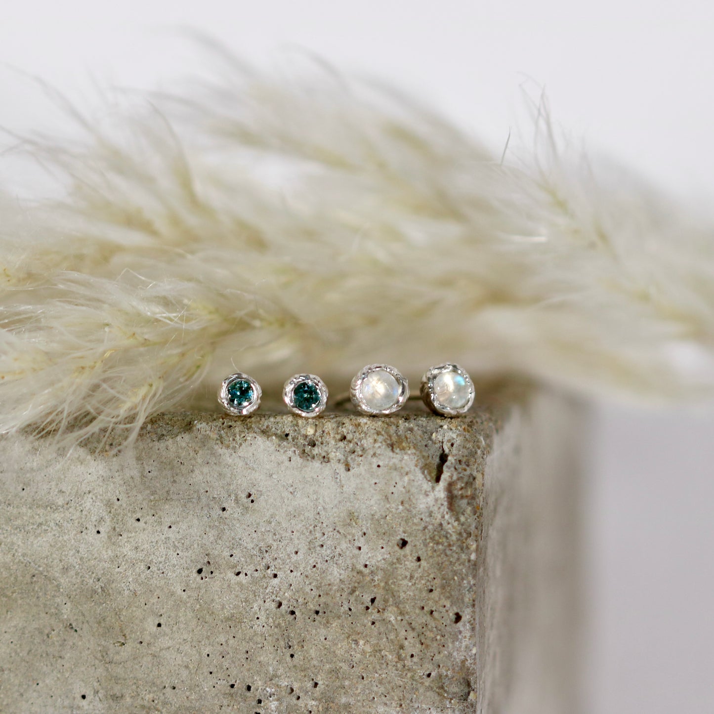 Wildflower seed studs small
