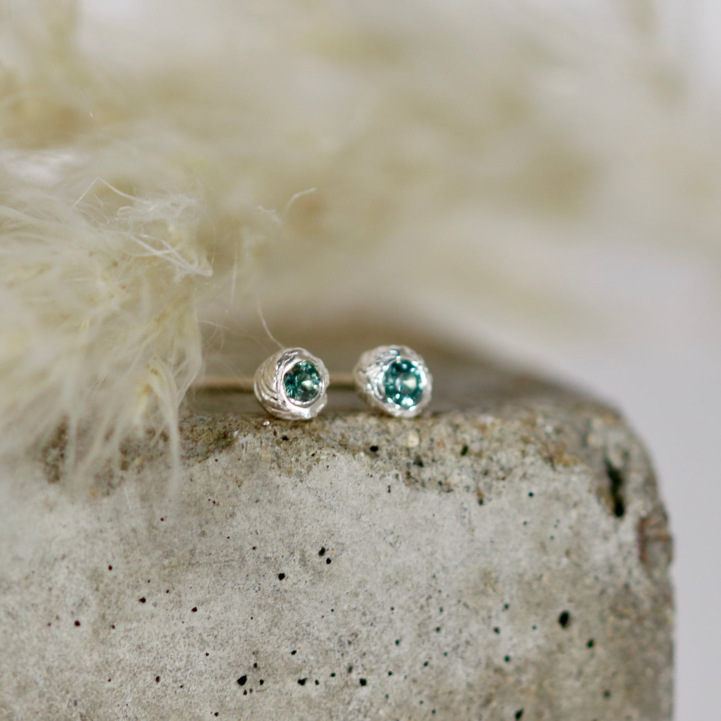 Wildflower seed studs small