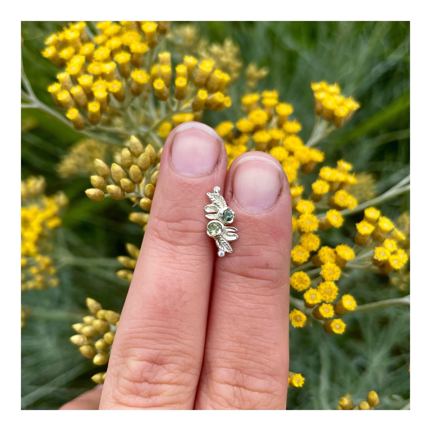 Wildflower sprig stud