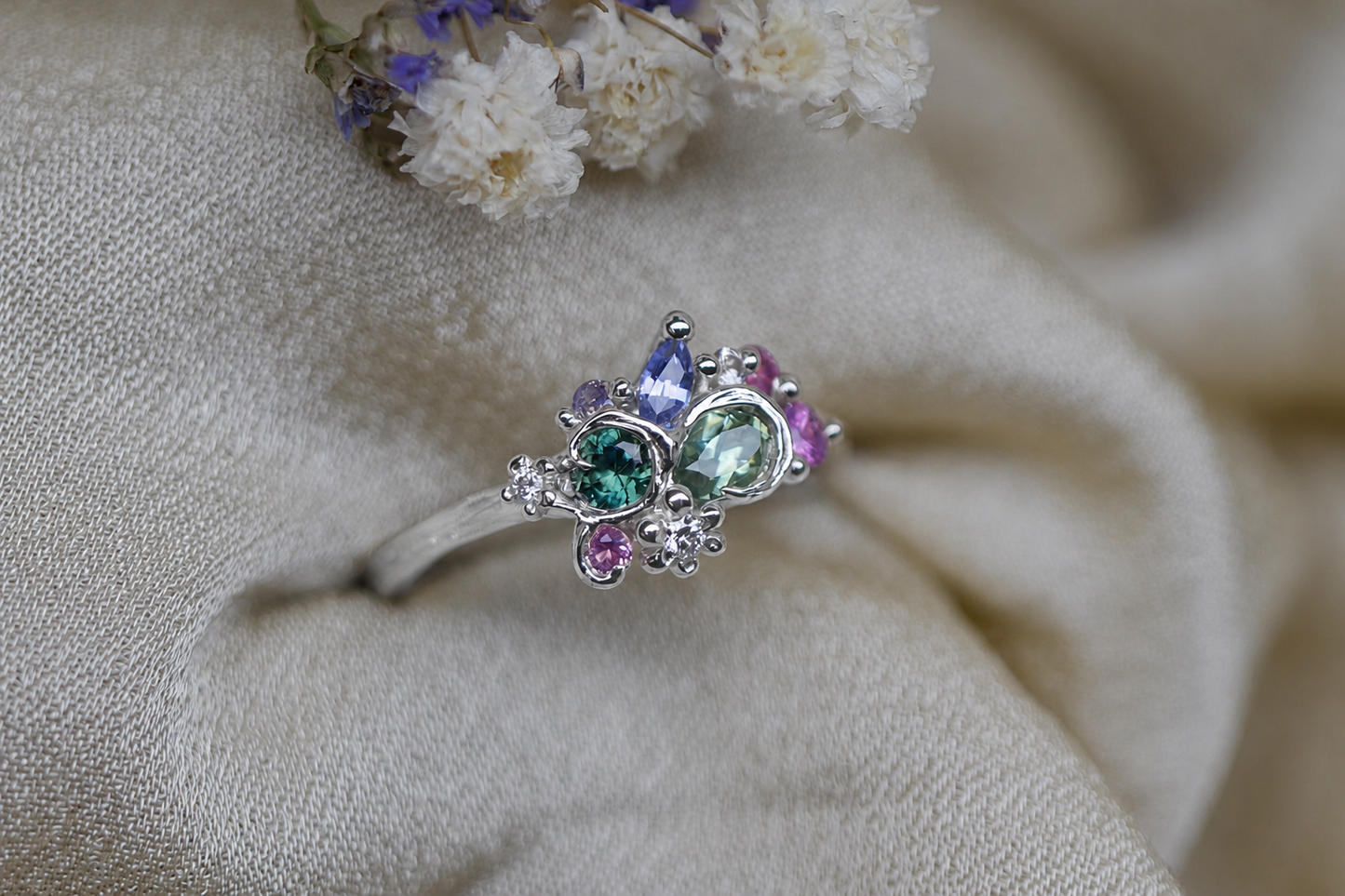 Blodeuwedd cluster ring