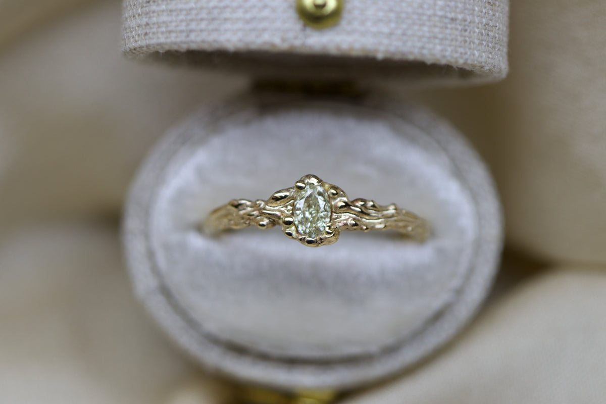 Bladder wrack diamond solitaire ( ready to ship )