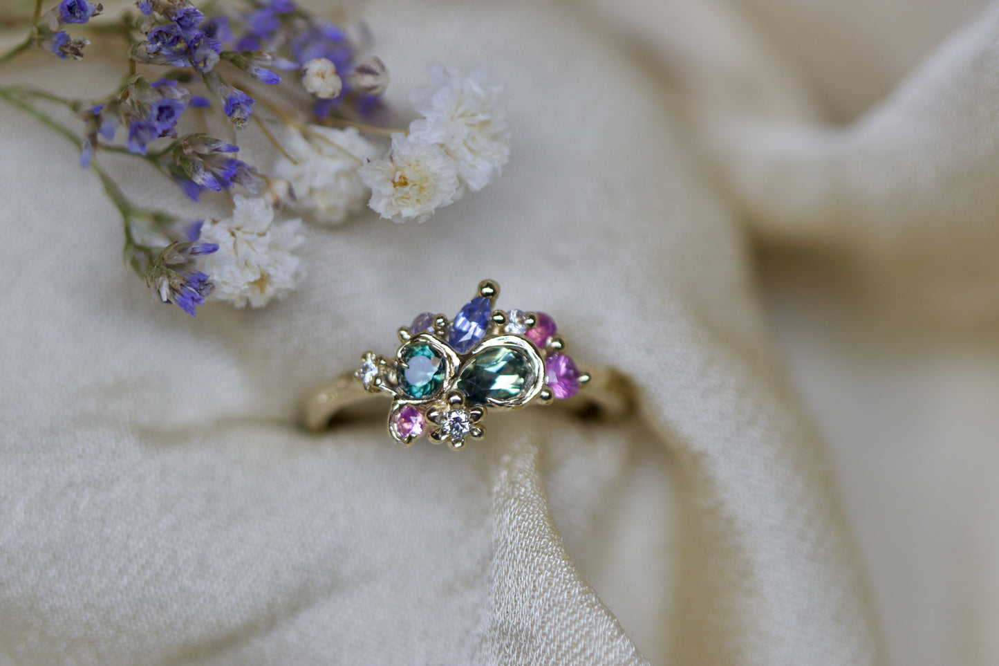 Blodeuwedd cluster ring