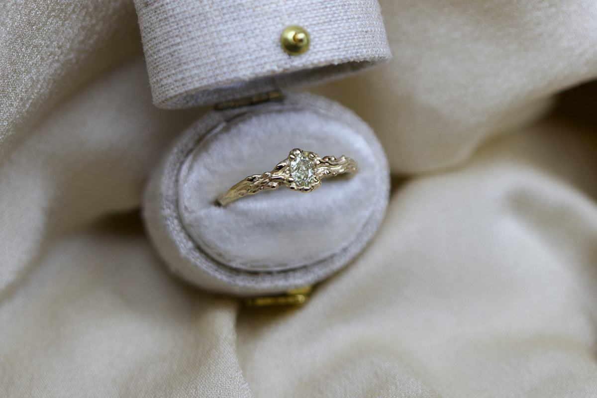 Bladder wrack diamond solitaire ( ready to ship )