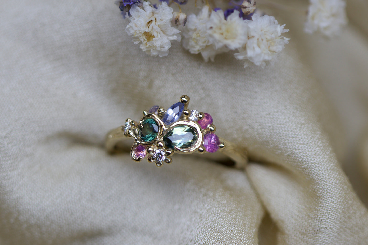 Blodeuwedd cluster ring