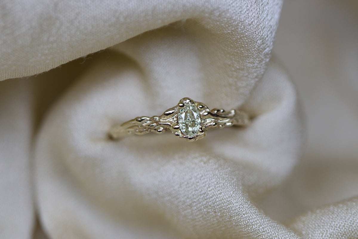 Bladder wrack diamond solitaire ( ready to ship )