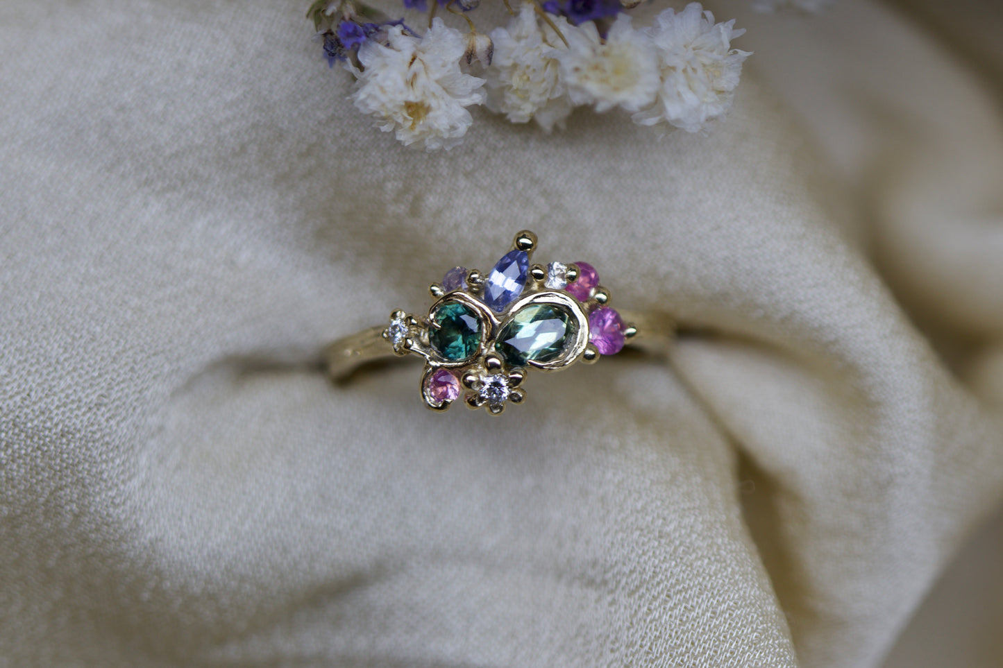 Blodeuwedd cluster ring