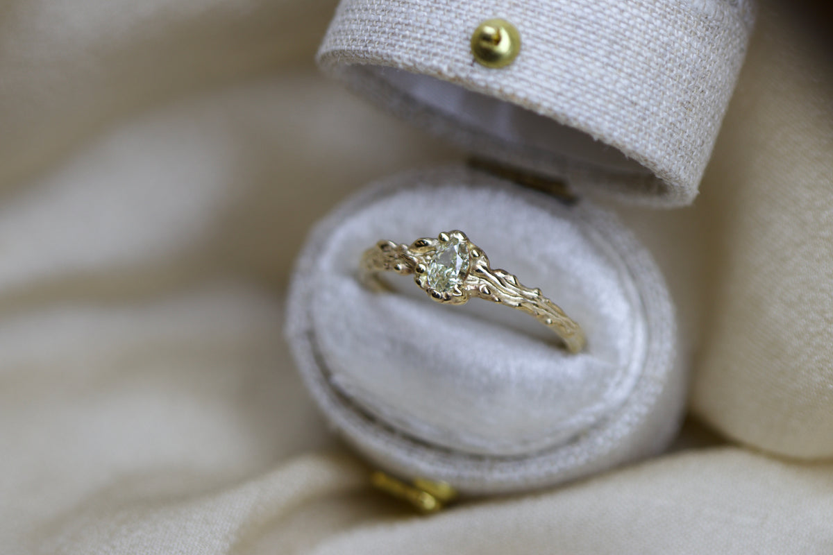 Bladder wrack diamond solitaire ( ready to ship )