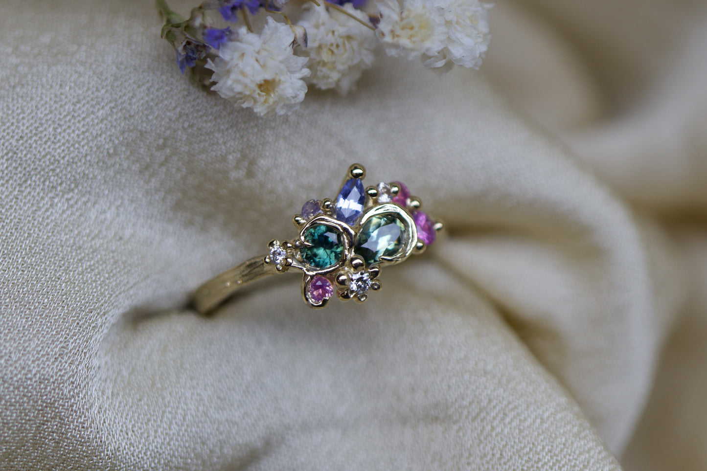 Blodeuwedd cluster ring