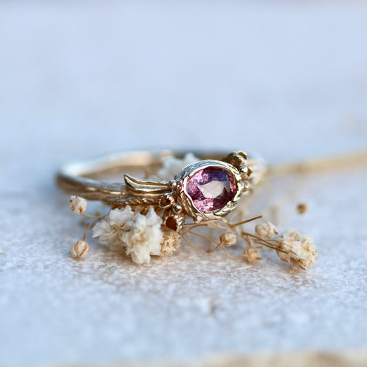 Corallina seaweed sapphire ring