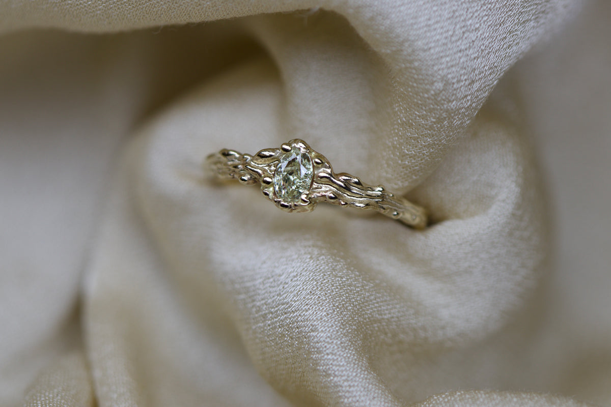 Bladder wrack diamond solitaire ( ready to ship )
