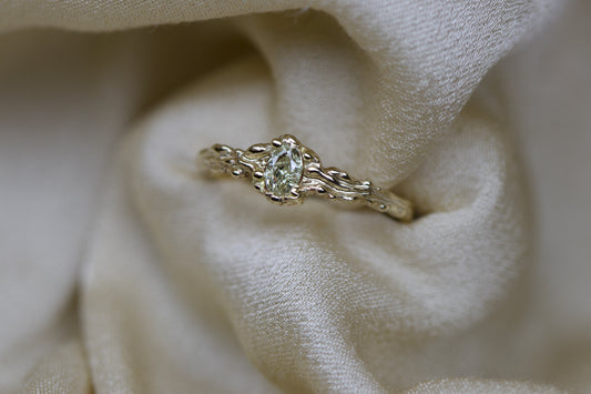 Bladder wrack diamond solitaire ( ready to ship )